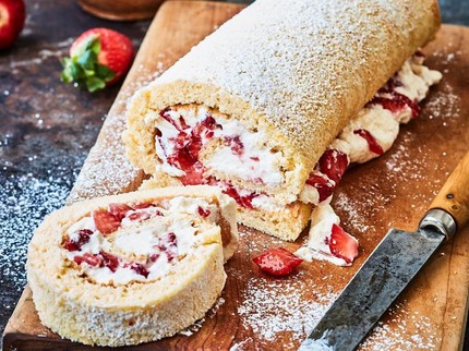 Resep Strawberry Jelly Roll, Cake Cantik nan Lembut di Mulut