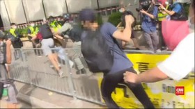VIDEO: Penikam Polisi di Hong Kong Ditangkap