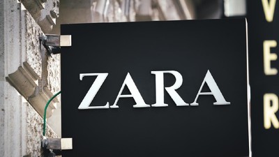 Merek retail Zara menarik iklan terbaru mereka usai dikecam karena dinilai menghina penderitaan warga Jalur Gaza Palestina yang digempur agresi brutal Israel.