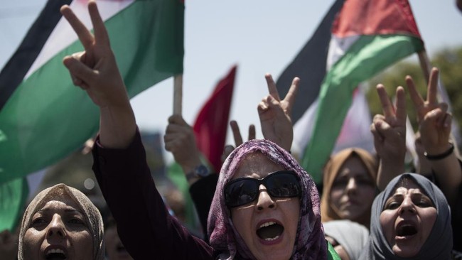 Duta Besar Uni Emirat Arab untuk AS, Yousef Al-Otaiba, mengklaim negaranya telah menetapkan Israel menunda rencana pencaplokan di Tepi Barat.
