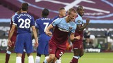 West Ham United vs Chelsea West Ham's Tomas Soucek, celebrates after scoring his sides first goal during the English Premier League soccer match between West Ham United and Chelsea at the London Stadium in London, Wednesday, July, 1, 2020. (Julian Finney/Pool via AP)