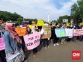 Demo PPDB DKI Berlanjut, Massa Menyemut di Seberang Istana
