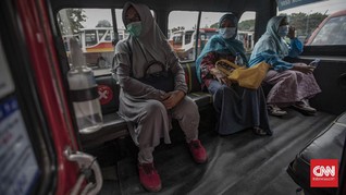 FOTO: Protokol Pencegahan Covid-19 di Dalam Angkot DKI