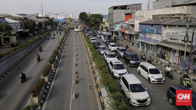 Polda Metro Jaya menyatakan, kondisi lalu lintas di wilayah DKI Jakarta mulai kembali macet. Volume kendaraan di jalan raya ibu kota mulai meningkat.