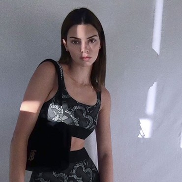 No Bra Day, Kendall Jenner hingga Nikita Mirzani 'Rayakan' Tiap Hari