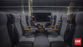 Kereta Bandara Kembali Beroperasi Penumpang KA Bandara Soetta di Stasiun BNI City, Jakarta, Jumat, 3 Juli 2020. Kereta Api Bandara Internasional Soekarno-Hatta kembali beroperasi sejak 1 Juli 2020 dengan menerbitkan sejumlah prosedur protokol kesehatan pencegahan COVID-19 yang harus dipatuhi bagi para calon penumpang, pendamping, atau pengunjung KA Bandara. CNN Indonesia/Bisma Septalisma