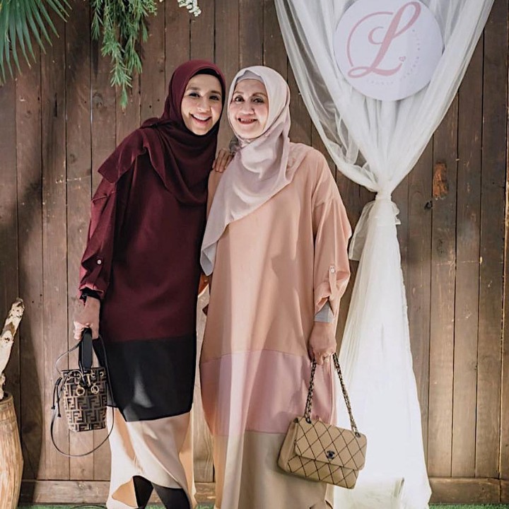Bella bercerita, sang ia sejak dulu tidak pernah jauh dari ibunya. Setiap Laudya Cynthia Bella kerja di mana pun, pasti sang ibu menemani. (Foto: Instagram @laudyacynthiabella)
