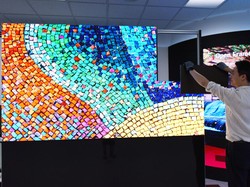 LG Bikin LED Penampil Digital Tanpa Kabel