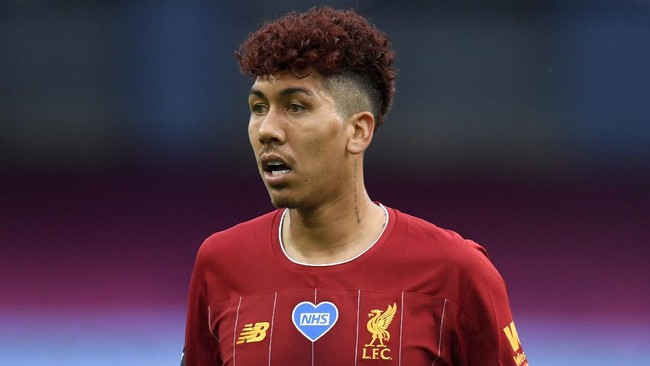 Roberto Firmino ikut masuk jadi trending topic seiring keberhasilan Diogo Jota mencetak hattrick. Berikut meme lucu yang beredar.