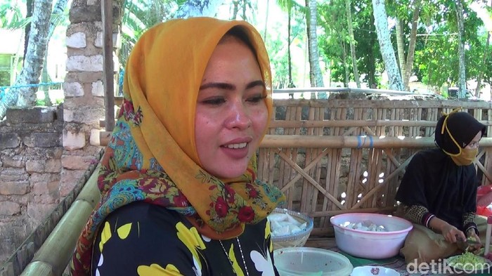 penjual rujak mirip syahrini