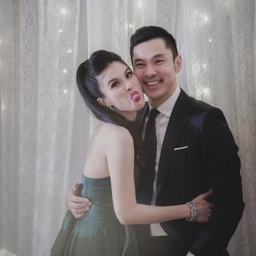 Netizen Heboh Lihat Suami Sandra Dewi Pakai Jam Tangan Mewah Rp22 M