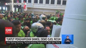 VIDEO: Tuntut Penghapusan Sanksi, Demo Ojol Ricuh