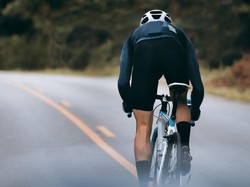 Harus Gowes Berapa Km untuk Bakar Kalori Seporsi Lontong Opor?