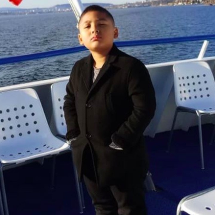 <p>Ini waktu liburan ke Swiss beberapa waktu lalu. Kellen pandai banget bergaya sih. (Foto: Instagram @kellenlemos12)</p>