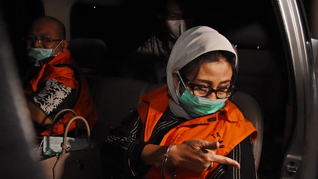 Kalapas Tangerang Asep Sunandar mengatakan mantan Bupati Kutai Timur Ismunandar sudah mendapat izin untuk menghadiri pernihakan anaknya.