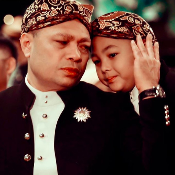 <p>Banyak yang bilang, Kellen fotokopian alias mirip banget sama Raul Lemos. "Wajahnya mirip papa ya..," begitu salah satu komentar netizen. (Foto: Instagram @krisdayantilemos)</p>