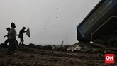 Reklamasi Ancol Aktivitas bongkar muat tanah/lumpur dikawasan reklamasi Ancol Timur. Jakarta, Sabtu, 4 Juli 2020. Gubernur Provinsi DKI Jakarta Anies Baswedan mengeluarkan Keputusan Gubernur Nomor 237 Tahun 2020 tentang seluas 35 hektar dan Kawasan Taman Rekreasi Taman Impian Ancol Timur Seluas 120 hektar yang ditandatangani pada 24 Februari 2020.