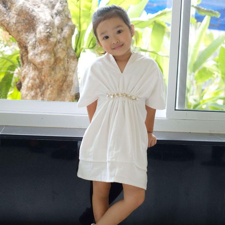 Anak pertama Ruben Onsu dengan Sarwendah ini sudah pandai berpose layaknya model, Bunda. (Foto: Instagram @sarwendah29)