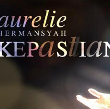 Pesan Rahasia di Tulisan Judul Lagu 'Kepastian' Aurel Hermansyah