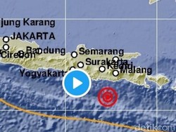 Gempa 5.3 M di Blitar Bikin Warga yang Tidur Pulas Bangun dan Keluar Rumah