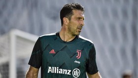 Lewati Maldini, Buffon Cetak Rekor di Serie A