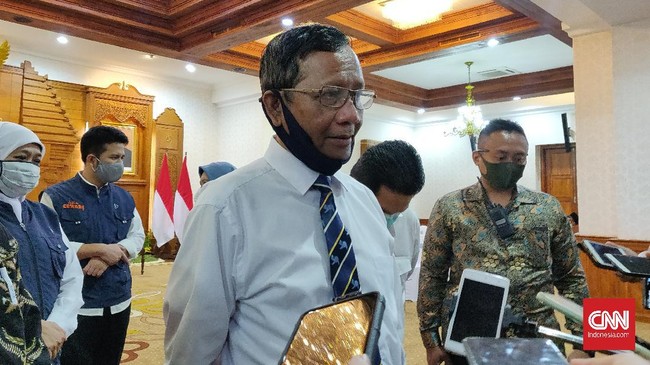 Mahfud mengaku pada awal pandemi Covid, Juliari sempat mendatangi dirinya untuk berkonsultasi soal penyaluran bansos dan administrasi BPK.