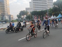 Video: CFD Ditiadakan, Pesepeda Padati Jalan Sudirman-Thamrin