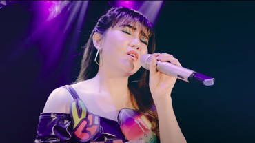 img-title Lirik Lagu Mung Titipane - Via Vallen