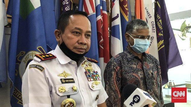 Laksamana Madya (Laksdya) Aan Kurnia Kepala Badan Keamanan Laut (Bakamla) bersama kedutaan besar India di Indonesia
