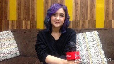 img-title Cita Citata Dinyinyiri Netizen hingga Wanita 22 Tahun Pacari Kakek Kaya