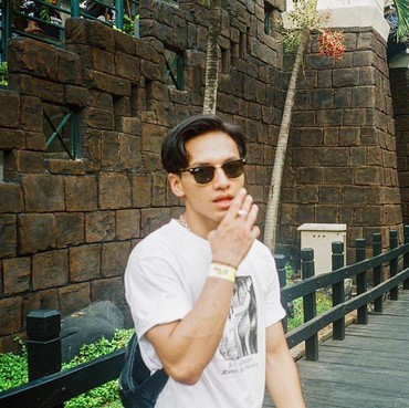 Ini Alasan Jefri Nichol Tak Mau Bahas Hubungan dengan Shenina Cinnamon