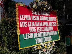 Ortu Siswa Protes PPDB DKI, Kantor Anies Diserbu Karangan Bunga Kekecewaan
