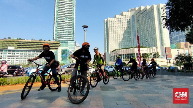 Koaliasi Gerakan Ibukota menggugat pemerintah atas pencemaran udara Jakarta. Gugatan udara melalui Citizen Law Suit (CLS) menggugat Presiden RI, Kementerian LHK, Kementerian Kesehatan, Kementerian Dalam Negeri, Gubernur DKI Jakarta, Gubernur Banten dan Gubernur Jawa Barat.