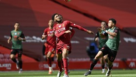 Krisis Bek Tengah, Liverpool Diminta Tidak Panik