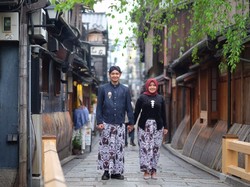 Viral Calon Pengantin Foto Prewedding di Jepang Pakai Baju Adat Jawa