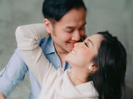 7 Foto Mesra Ririn Dwi Ariyanti & Aldi Bragi yang Sedang Diterpa Gosip Miring