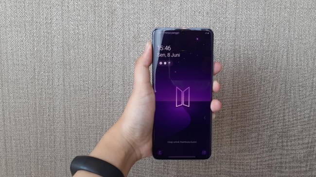 Samsung Galaxy S20+ Edisi BTS