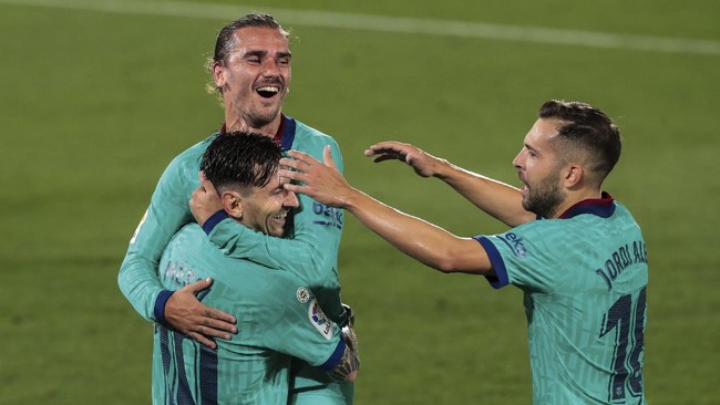 Bek kiri Barcelona Jordi Alba ingin ikut bersama Lionel Messi pindah ke Paris Saint-Germain (PSG) pada musim depan.