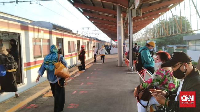 PT Kereta Commuter Indonesia mencatat jumlah penumpang KRL sama seperti awal pekan lalu alias tidak ada lonjakan.