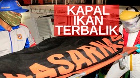 VIDEO: Kapal Ikan Terbalik, 3 Tewas 7 Belum Ditemukan