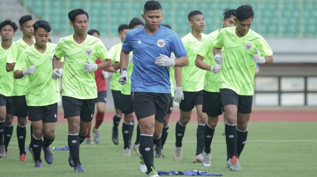 Timnas Indonesia U-16 kalah 2-3 dari Uni Emirat Arab dalam pertandingan uji coba di lapangan Federasi Sepak Bola UEA, Rabu (21/10).