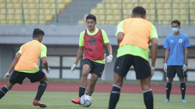 Timnas Indonesia U-19 kembali menjalani TC pada kondisi new normal covid-19 di Stadion Patriot Chandrabhaga, Bekasi mulai 6-29 Juli 2020.