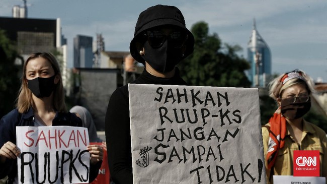 KOMPAKS: RUU PKS Ganti Nama Jadi TPKS, 85 Pasal Hilang Berdasarkan temuan koalisi sipil, draf RUU PKS per September 2020 berjumlah 128 pasal, sementara draf RUU TPKS per 30 Agustus 2021 hanya 43 pasal.