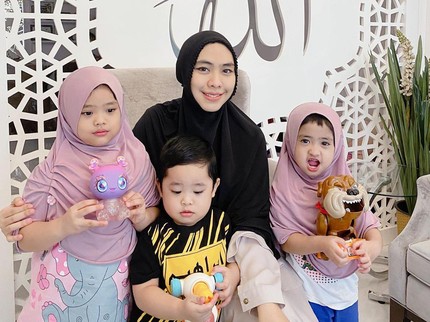 Arti Nama 3 Anak Oki Setiana Dewi, Islami dan Penuh Makna