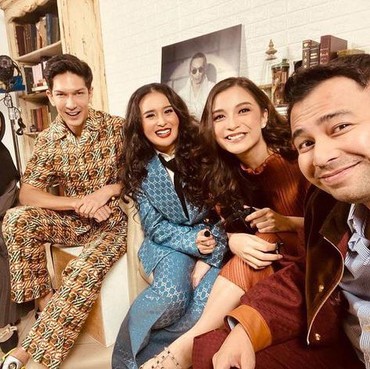 Terpopuler: Gaya Kontroversial Mayoret Vs Alasan Laudya Cynthia Bella Jarang Kumpul