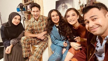 Terpopuler: Gaya Kontroversial Mayoret Vs Alasan Laudya Cynthia Bella Jarang Kumpul