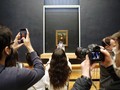Senyum Simpul Misterius Mona Lisa Kembali Sambut Turis