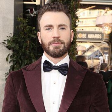 Chris Evans Terciduk Ajak Bintang 'Cinderella' ke Hotel