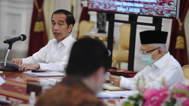 Jokowi mengumpulkan sejumlah menteri dari Menkumham Yasonna, Menkeu Sri Mulyani, hingga Menteri ESDM untuk membahas revisi PP Tambang atau Minerba.