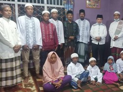 Bupati Merangin Islamkan Warga Suku Anak Dalam di Desa Nalo Gedang